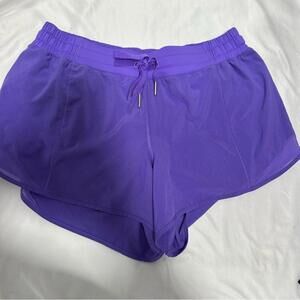 Lululemon Hotty Hot Short II *2.5"